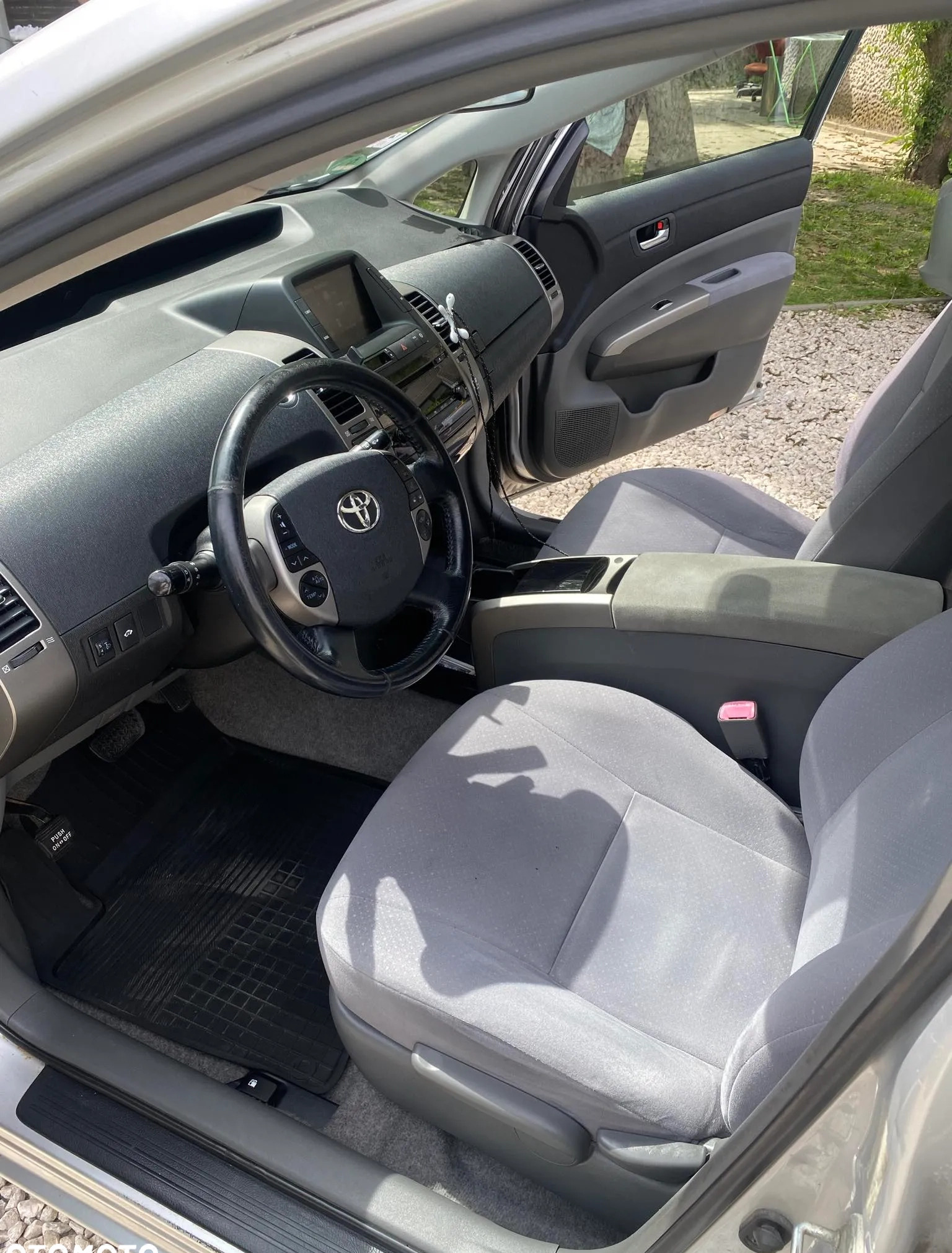 Toyota Prius cena 26500 przebieg: 318000, rok produkcji 2008 z Warszawa małe 79